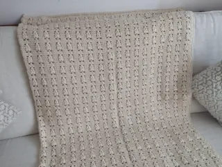 Manta lana artesanal beige hecha a mano