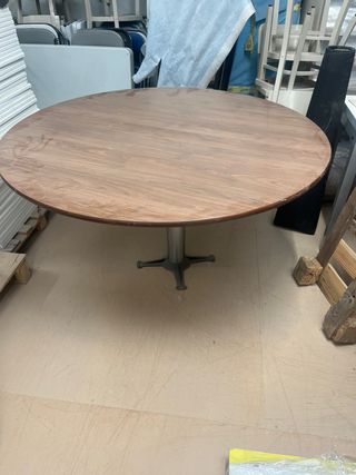 Tavolo rotondo in legno e acciaio