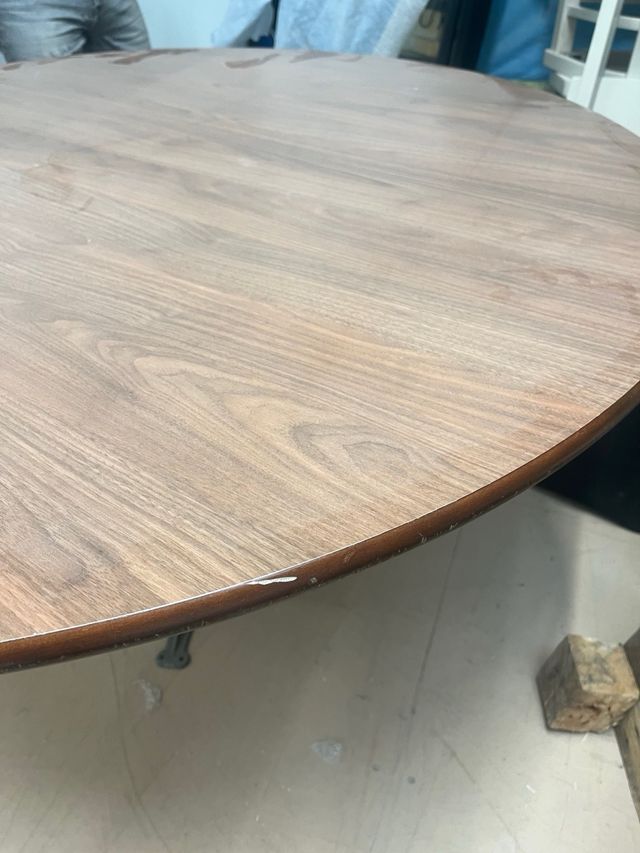 Tavolo rotondo in legno e acciaio