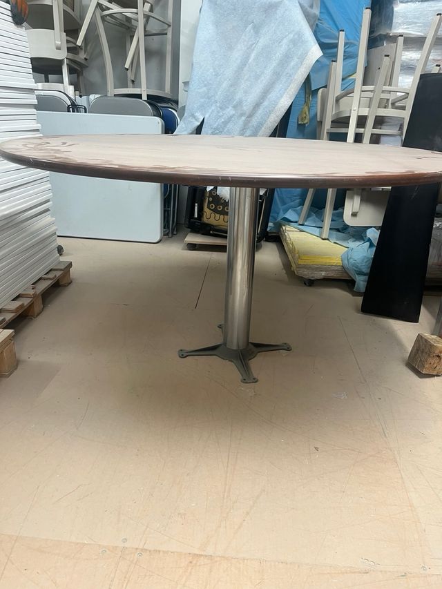 Tavolo rotondo in legno e acciaio