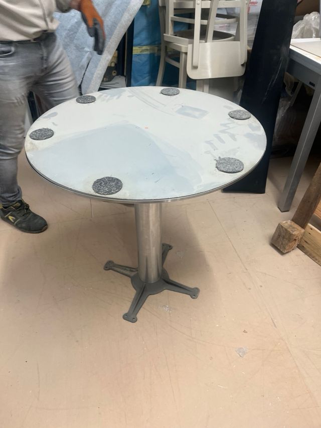 Tavolo rotondo in legno e acciaio