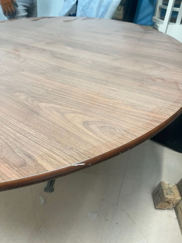 Tavolo rotondo in legno e acciaio