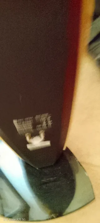 Altavoces de casa madera y blanco