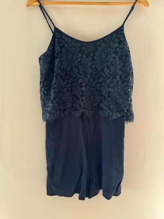 Mono corto azul con encaje y cremallera
