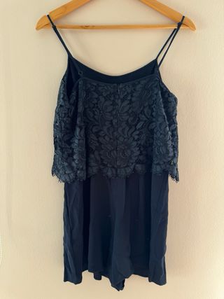 Mono corto azul con encaje y cremallera