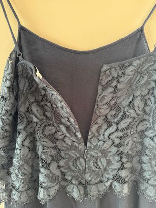 Mono corto azul con encaje y cremallera