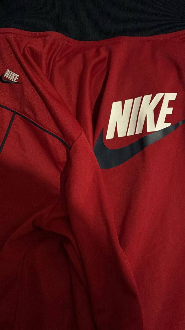 Chaqueta Nike Roja