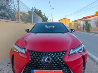 Lexus UX 2021