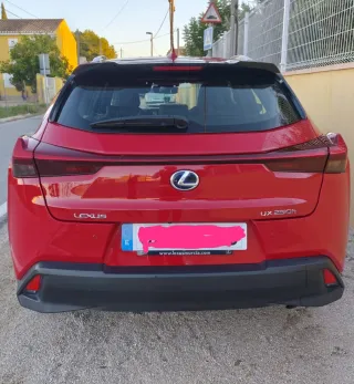 Lexus UX 2021