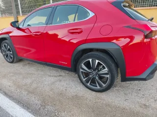 Lexus UX 2021
