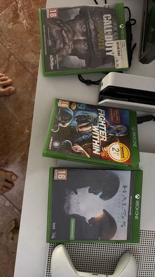 Xbox One X 1TB + Mando Blanco