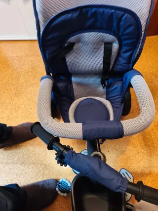 Triciclo evolutivo Kinderkraft Aveo asa parental.