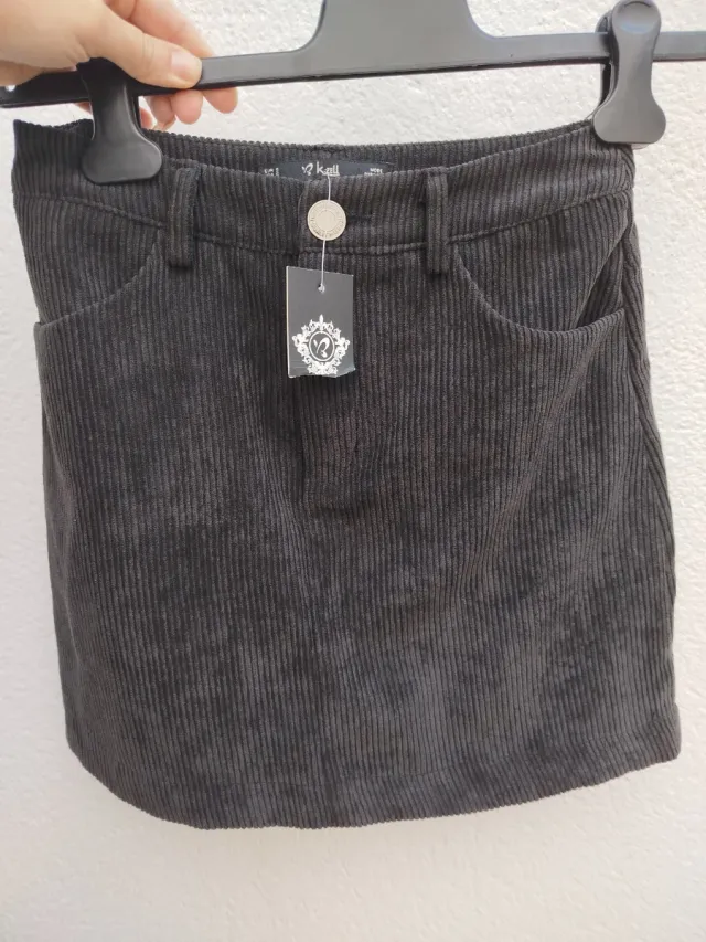 Falda de pana negra Kallll Talla S