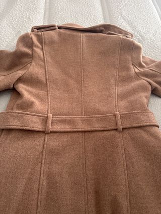 Abrigo marrón talla M está como nuevo usado 2 veve