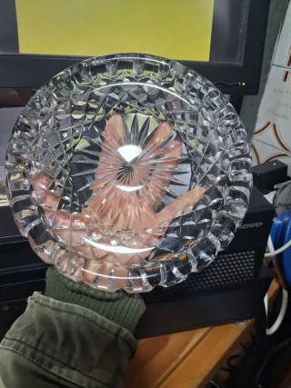 Cenicero de cristal antiguo tallado