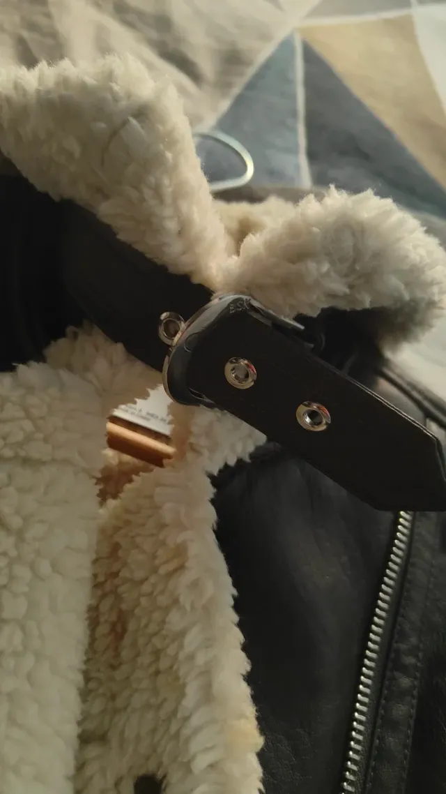 Cazadora efecto piel con borreguito