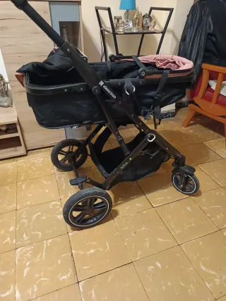 Carro de bebé Kikka Boo rosa y negro