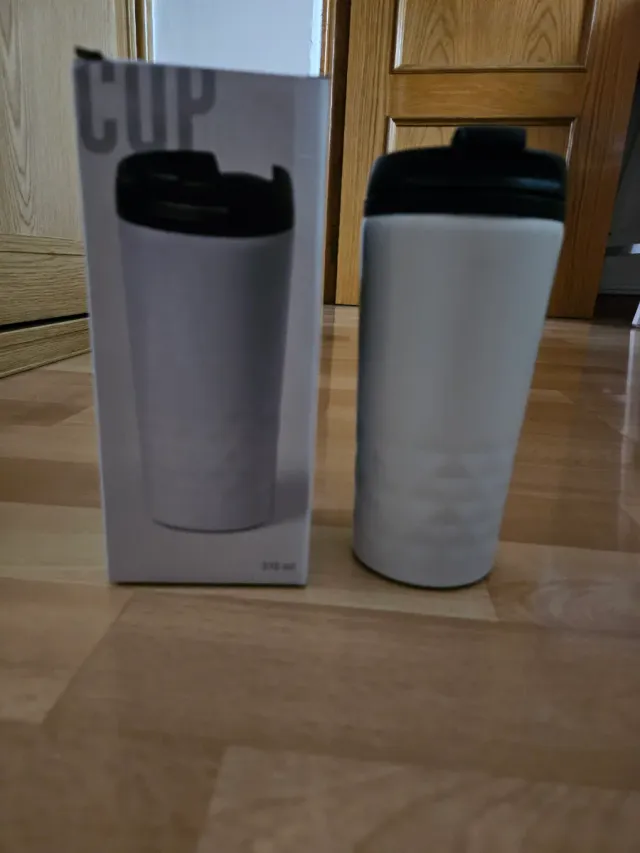 Taza de aluminio para llevar