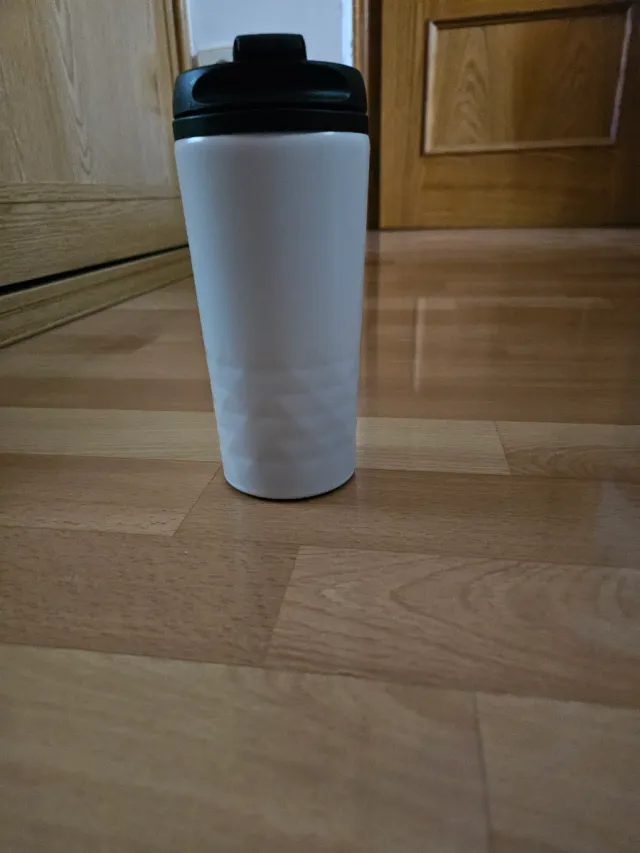 Taza de aluminio para llevar