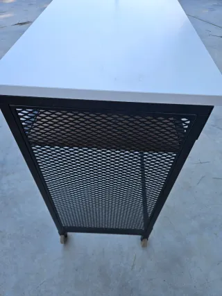Escritorio Ikea Negro y Blanco