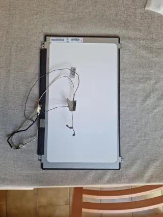 Pantalla HP Negra y Roja y regalo bateria