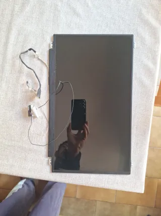 Pantalla HP Negra y Roja y regalo bateria