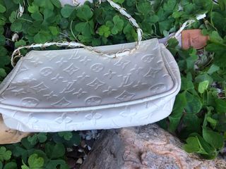 Pochette Louis Vuitton Blanco roto