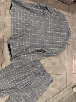 Traje Zara cuadros azul y beige