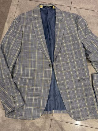 Traje Zara cuadros azul y beige