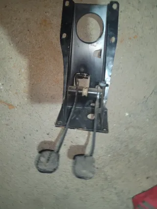 Juego Pedales Seat 124 (Sin Servo).