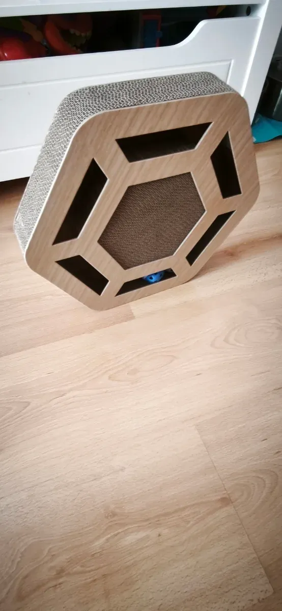 Rascador hexagonal para gatos