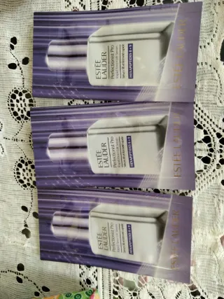 Neceser Estee Lauder y serum.