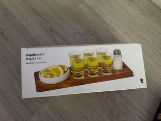 Set de Tequila con Vasos y Madera