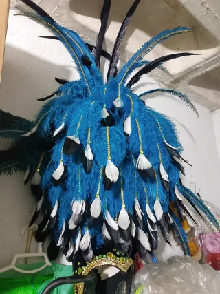 Berretto di Carnevale Blu e Nero con Piume