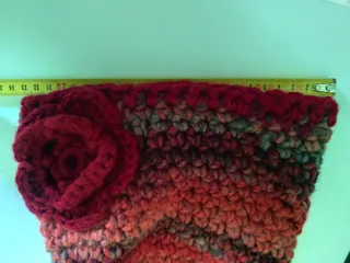 Gorro de lana tejido con flor