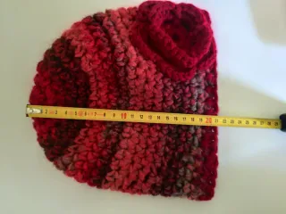 Gorro de lana tejido con flor