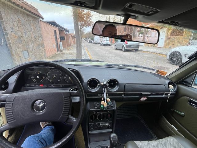 Mercedes-Benz Classe E 220D. -1980