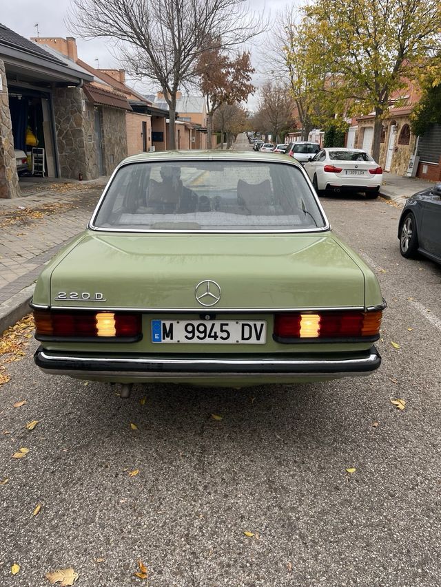 Mercedes-Benz Classe E 220D. -1980