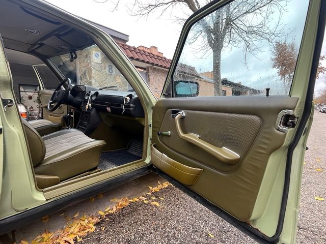 Mercedes-Benz Classe E 220D. -1980