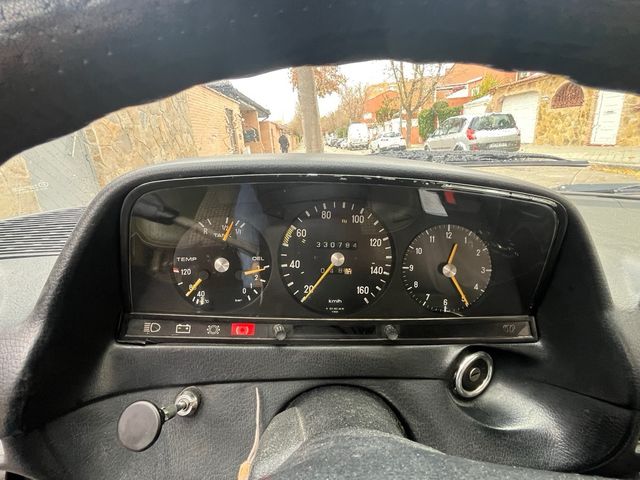 Mercedes-Benz Classe E 220D. -1980