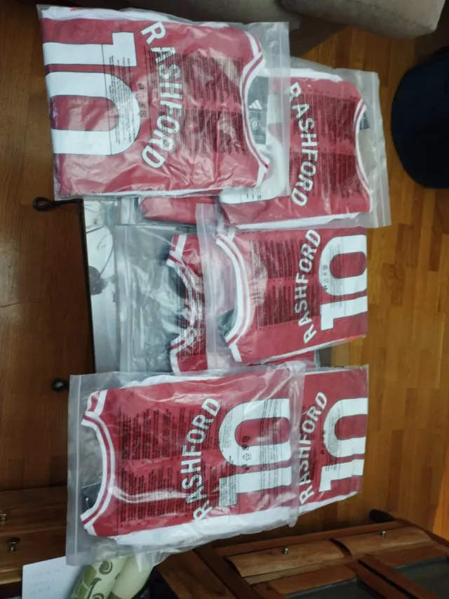 8 Camisetas y pantalonetas   Manchester talla 26