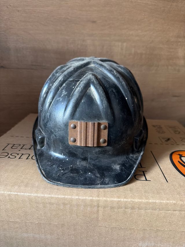 Casco de minero antiguo