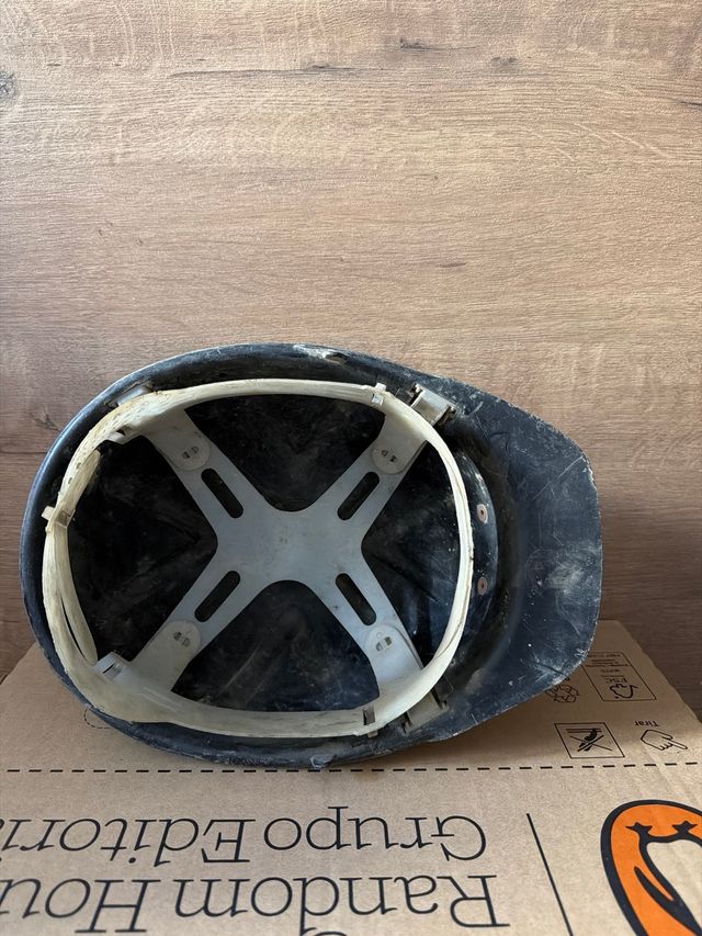 Casco de minero antiguo