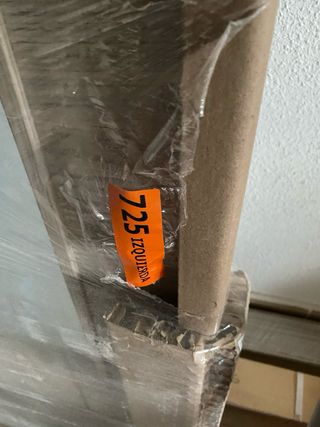 Puerta abatible vidriera con cristal