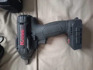 Atornillador  impacto Kress 20Vmax 4.0Ah muy poco