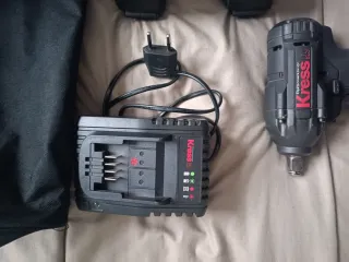 Atornillador  impacto Kress 20Vmax 4.0Ah muy poco