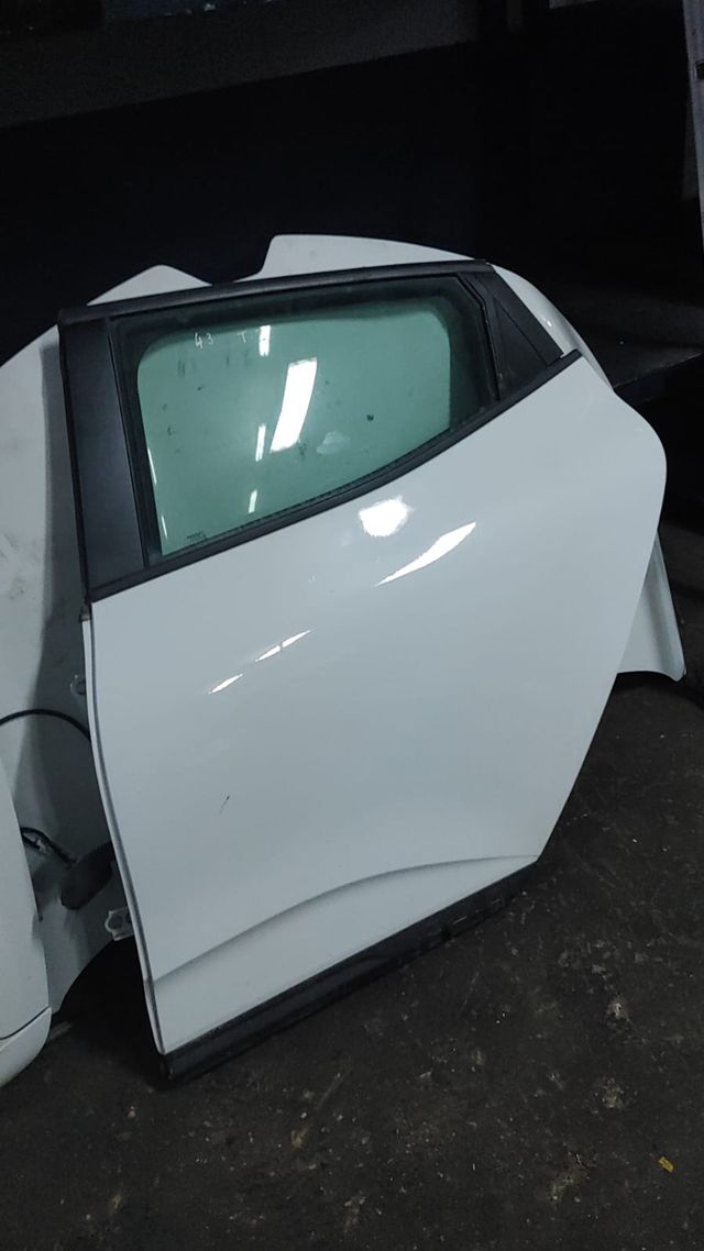 Puerta Trasera Izquierda Clio V