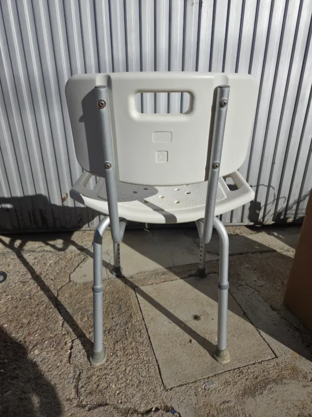 Silla de ducha con respaldo