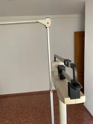 Báscula SECA mecánica con tallímetro
