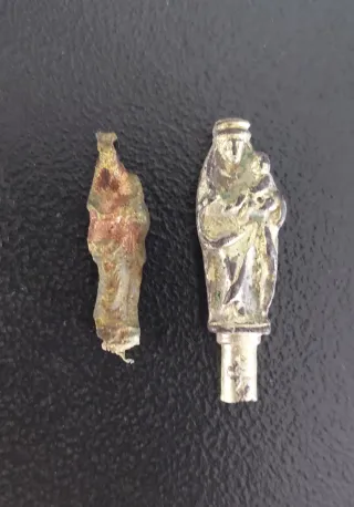 Antiguas figuras religiosas Virgen